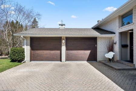 688 WESTMOUNT HILLS DRIVE E, London South, Ontario N6K 1B2, Canada