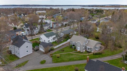 115 NORTH RIVER ROAD, Charlottetown, Prince Edward Island C1A 3K7, Canada