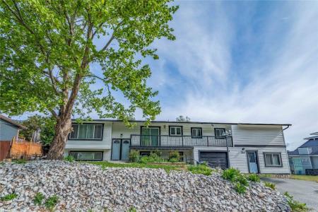 1560 PONDEROSA ROAD, West Kelowna, British Columbia V1Z 1N1, Canada