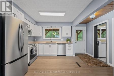 2347 KASHAGAWIGAMOG LAKE ROAD, Minden Hills (minden), Ontario K0M 2K0, Kanada