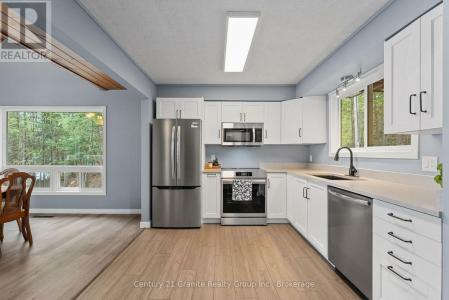 2347 KASHAGAWIGAMOG LAKE ROAD, Minden Hills (minden), Ontario K0M 2K0, Kanada
