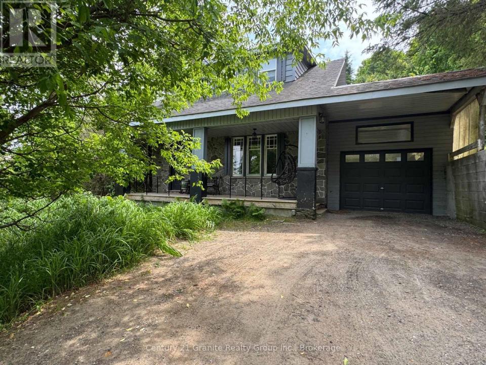 690 MOUNTAIN STREET, Dysart Et Al, Ontario K0M 1S0, Canada