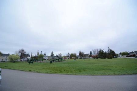 414 WILLOW CRESCENT, Springbrook, Alberta T4S 1V7, CANADÁ