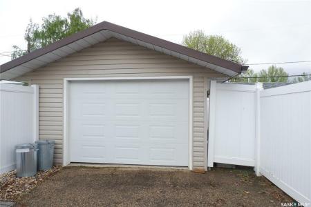 116 EMPIRE PLACE, Assiniboia, Saskatchewan S0H 0B0, Canada