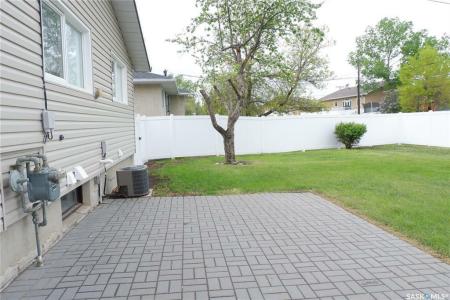 116 EMPIRE PLACE, Assiniboia, Saskatchewan S0H 0B0, Canada