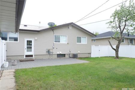 116 EMPIRE PLACE, Assiniboia, Saskatchewan S0H 0B0, Canada