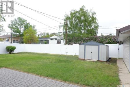 116 EMPIRE PLACE, Assiniboia, Saskatchewan S0H 0B0, Canada