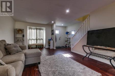 247 LANSDOWNE AVENUE, Woodstock (woodstock - North), オンタリオ N4T 1N6, カナダ