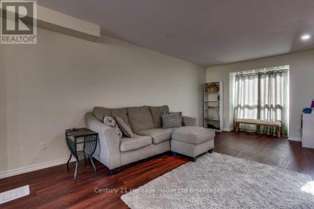 247 LANSDOWNE AVENUE, Woodstock (woodstock - North), オンタリオ N4T 1N6, カナダ