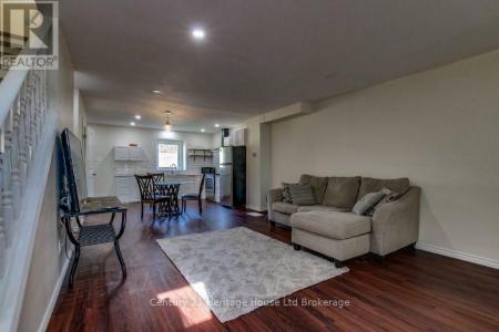 247 LANSDOWNE AVENUE, Woodstock (woodstock - North), オンタリオ N4T 1N6, カナダ
