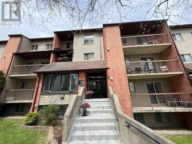 30 HICKORY STREET EAST, Waterloo, Ontario N2J 4L4, Canada