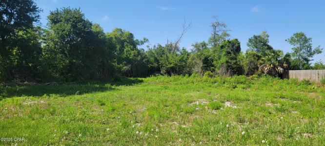 2209 E 9th Street, Panama City, Florida 32401