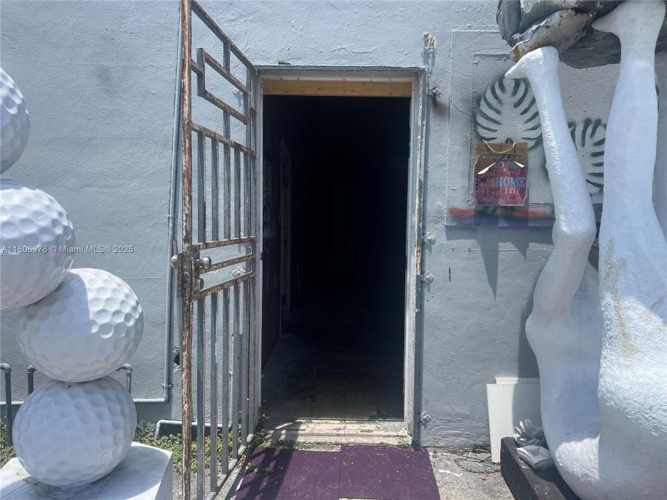 1325 E 10th Ave 3, Hialeah, פלורידה 33010, ארצות הברית של אמריקה 