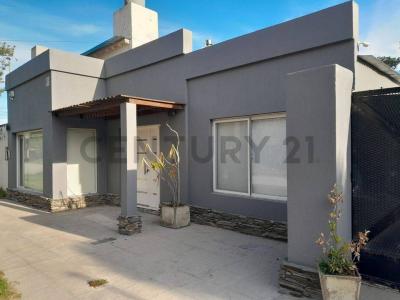 25 e/ 28 y 30 , Claromecó, Buenos Aires Costa Atlántica 00001, Argentina