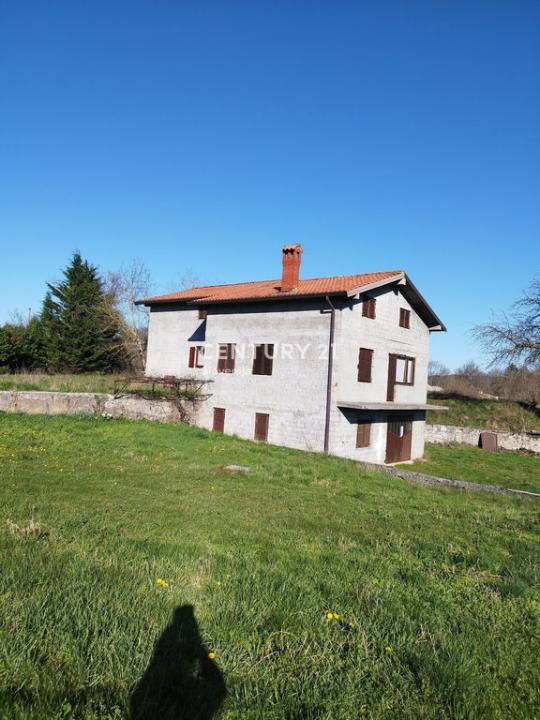 Kačiče-Pared, Divača, Obalno - Kraška 6215, Slovenya
