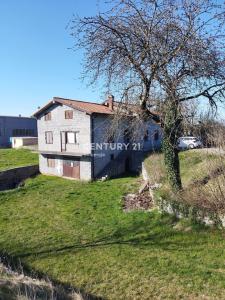 Kačiče-Pared, Divača, Obalno - Kraška 6215, Slovenya