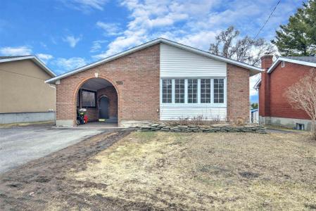 105 Rue Lord-Aylmer, Gatineau (Aylmer), Quebec J9H 3R9, Canada