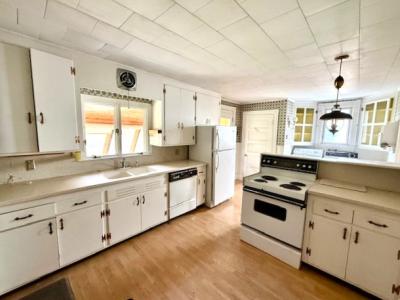 16 Broadway Street, Waterville, Maine 04901, USA