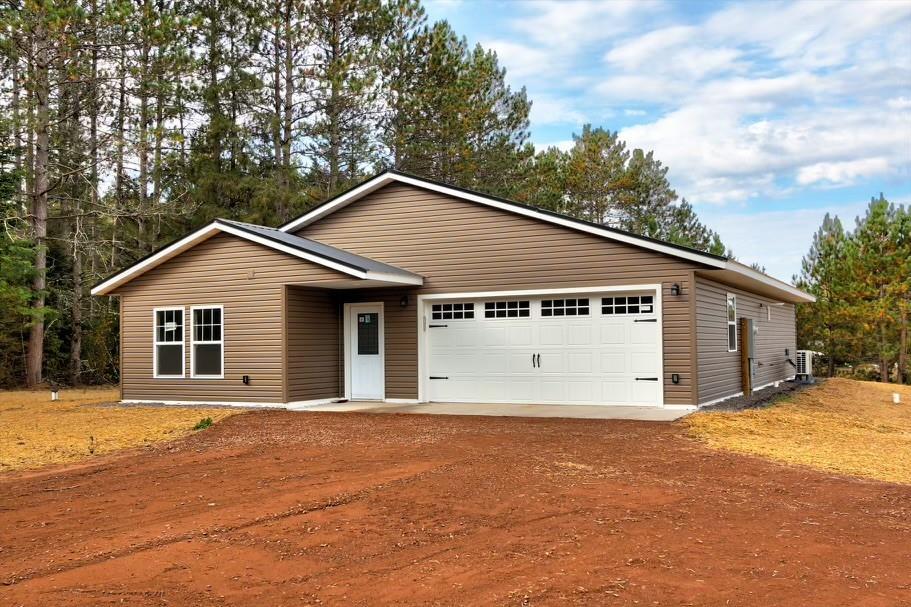 10246 Olker Road, Hayward, Wisconsin 54843, États-Unis