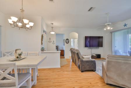 2316 Lyndhurst Dr, Sun City Center, Florida 33573, HOA KỲ