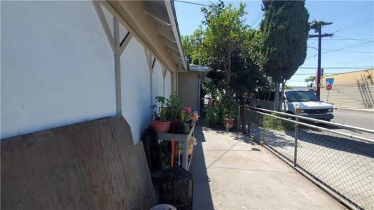 6300 Holmes Ave, Los Angeles, California 90001, USA