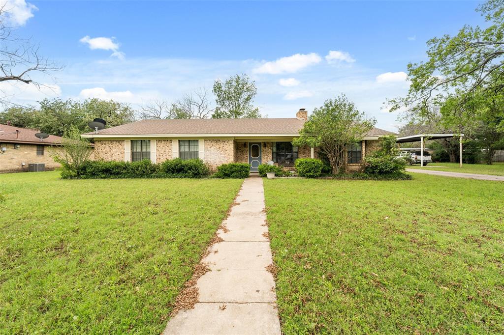 402 N Walnut Street, Lacy Lakeview, Texas 76705, Estados Unidos