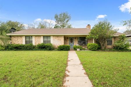 402 N Walnut Street, Lacy Lakeview, Texas 76705, Estados Unidos