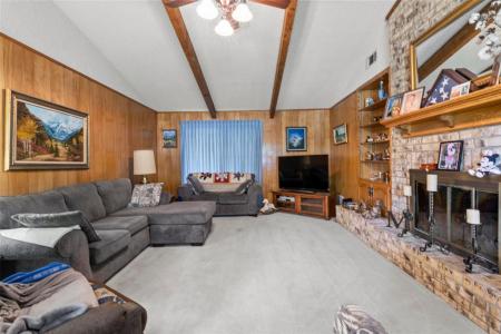 402 N Walnut Street, Lacy Lakeview, Texas 76705, Estados Unidos