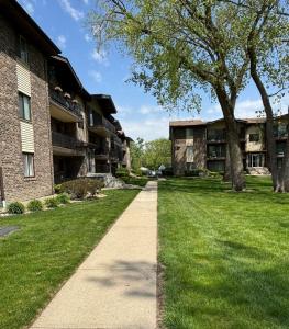 13515 Leclaire Avenue , 55, Crestwood, Illinois 60418