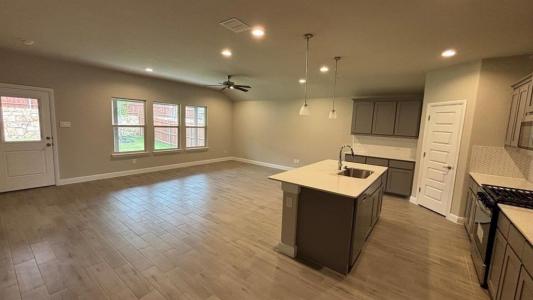 1916 COOKES LN, Cleburne, Teksas 76033, Amerika Birleşik Devletleri