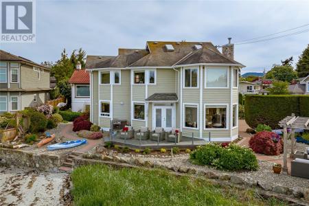 10239 FIFTH STREET, Sidney, British Columbia V8L 2Y4, Canada