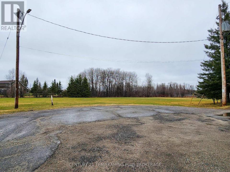 8 MICHAEL STREET, Charlton And Dack, Ontario P0J 1H0, Canada