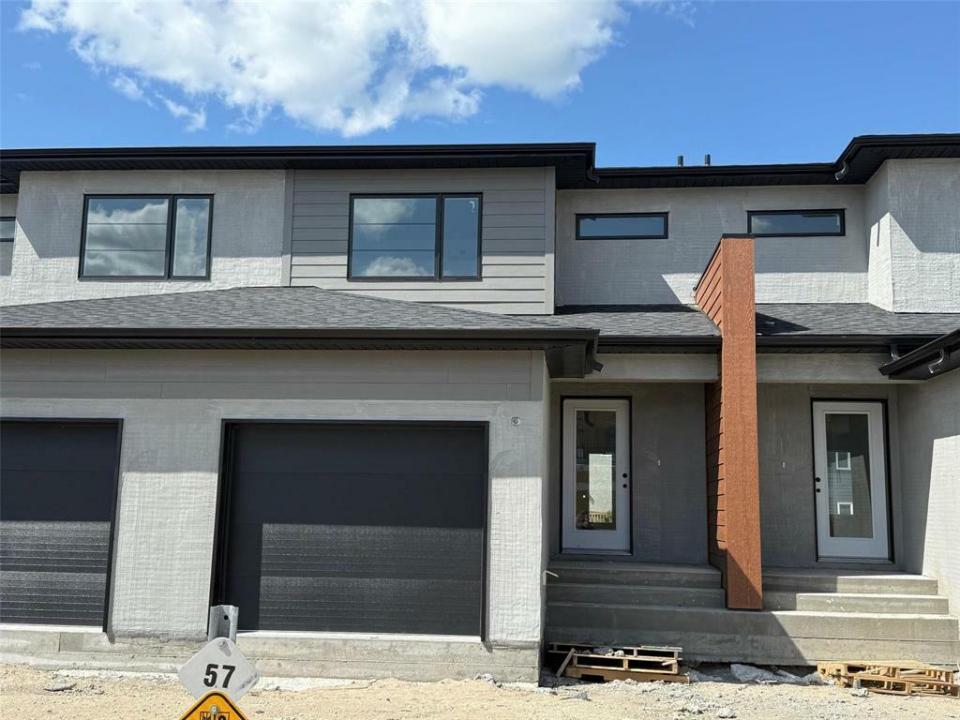 57 KOOTENAY WAY, Steinbach, Manitoba R5G 2Y1, Canadá