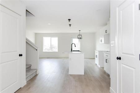 57 KOOTENAY WAY, Steinbach, Manitoba R5G 2Y1, Canadá