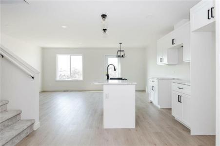 57 KOOTENAY WAY, Steinbach, Manitoba R5G 2Y1, Canadá