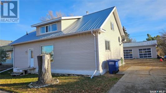 406 CENTRE STREET, Cabri, Saskatchewan S0N 0J0, Canada