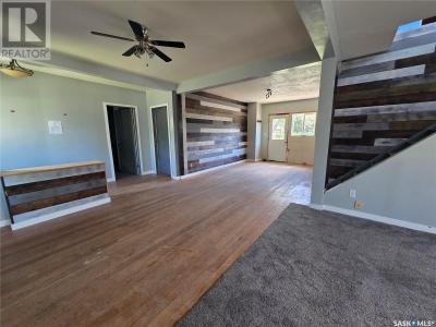 406 CENTRE STREET, Cabri, Saskatchewan S0N 0J0, Canada