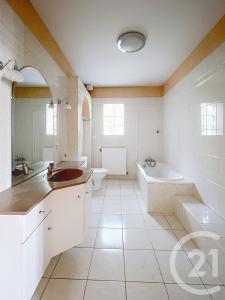 Chateauneuf Sur Loire, Centre-Val De Loire 45110, France