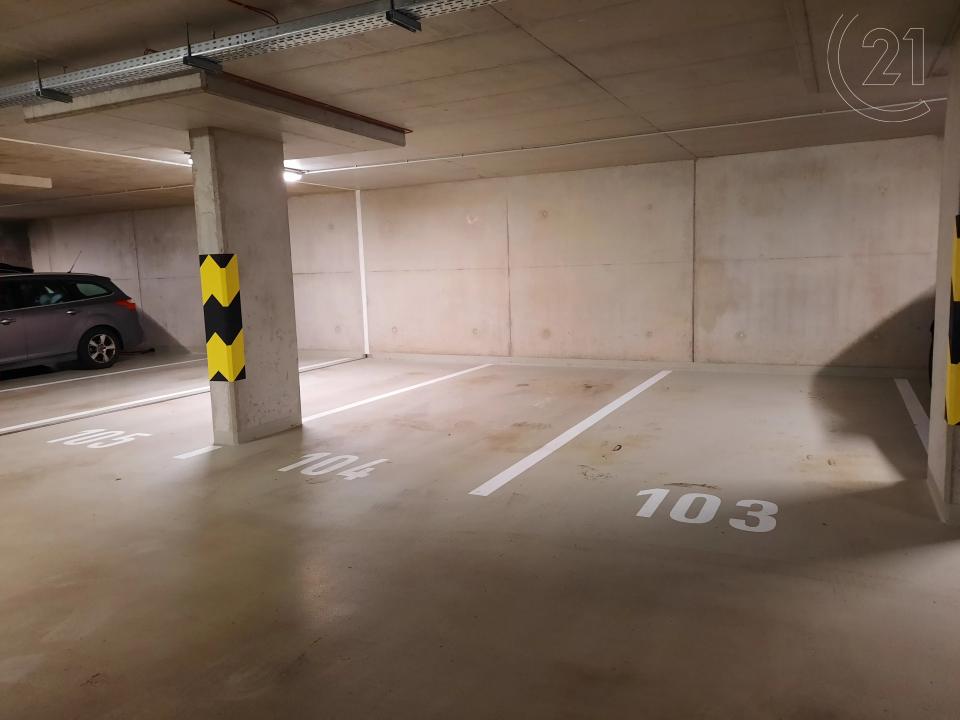 3413/64, Zvěřinova, Praha, Území Hlavního Města Prahy 100 00, 체코