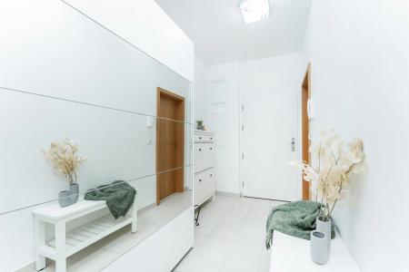 3413/64, Zvěřinova, Praha, Území Hlavního Města Prahy 100 00, 체코