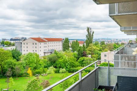 3413/64, Zvěřinova, Praha, Území Hlavního Města Prahy 100 00, 체코
