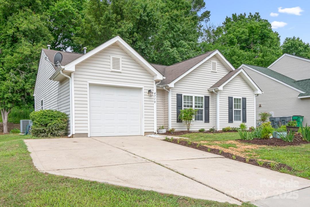 4719 Sahalee Lane, Charlotte, North Carolina 28216, USA