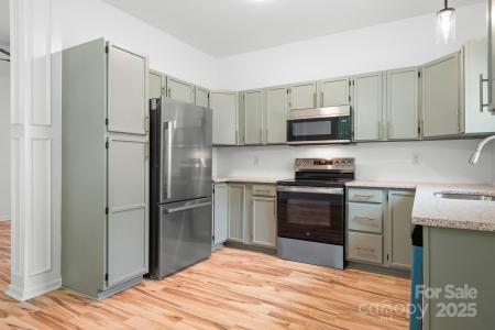 4719 Sahalee Lane, Charlotte, North Carolina 28216, USA