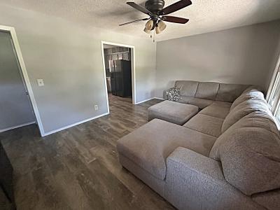 214 S Cedar Street, Loogootee, Indiana 47553, Amerika Birleşik Devletleri