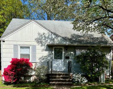219 Sanzari Place, Maywood, NJ 07607, USA