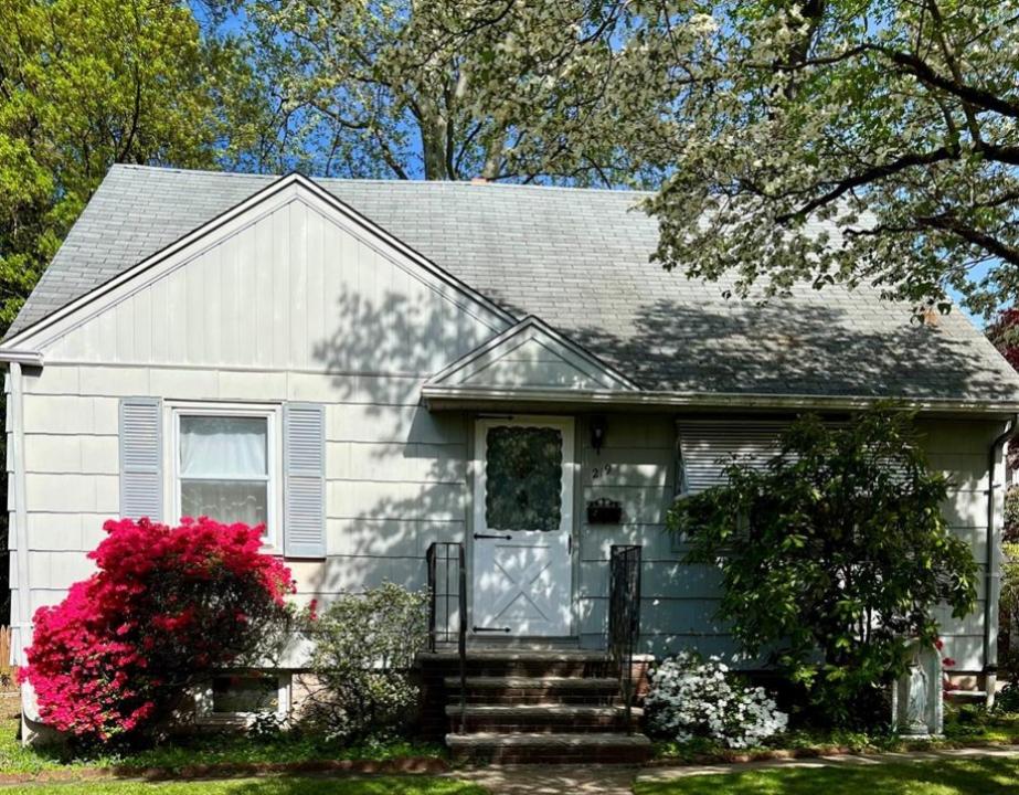 219 Sanzari Place, Maywood, New Jersey 07607