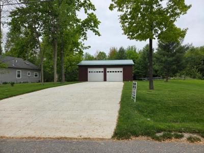 7741 White Birch, Farwell, Michigan 48622, USA