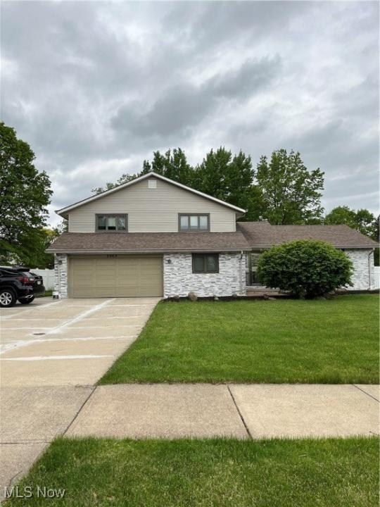 2960 Richmond Road, Beachwood, Ohio 44122