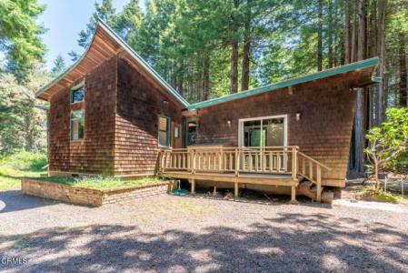 32371 Middle Ridge Road, Albion, California 95410, USA