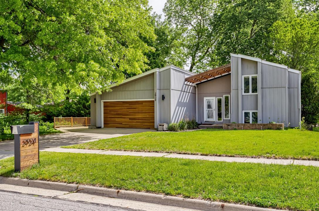 2924 Diamond Street, Ames, Iowa 50010, Stati Uniti